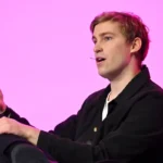 Mati Staniszewski en el escenario de TechCrunch Disrupt 2025