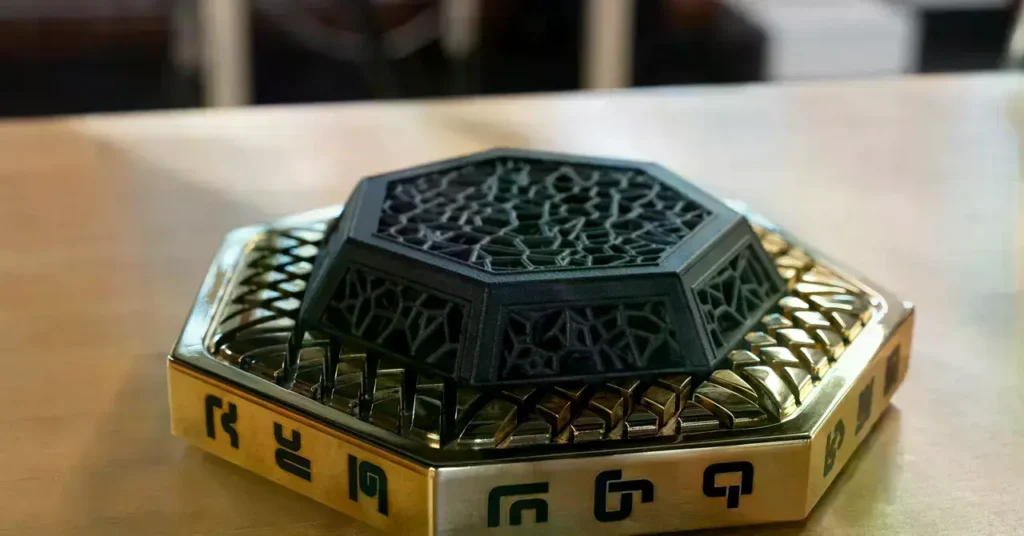 El chip XTR-0 de Extropic, que combina un FPGA con sus primeros chips probabilísticos