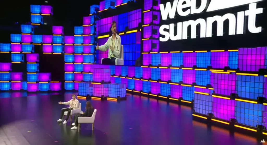 Anton Osika, CEO de Lovable, durante su entrevista en la Web Summit