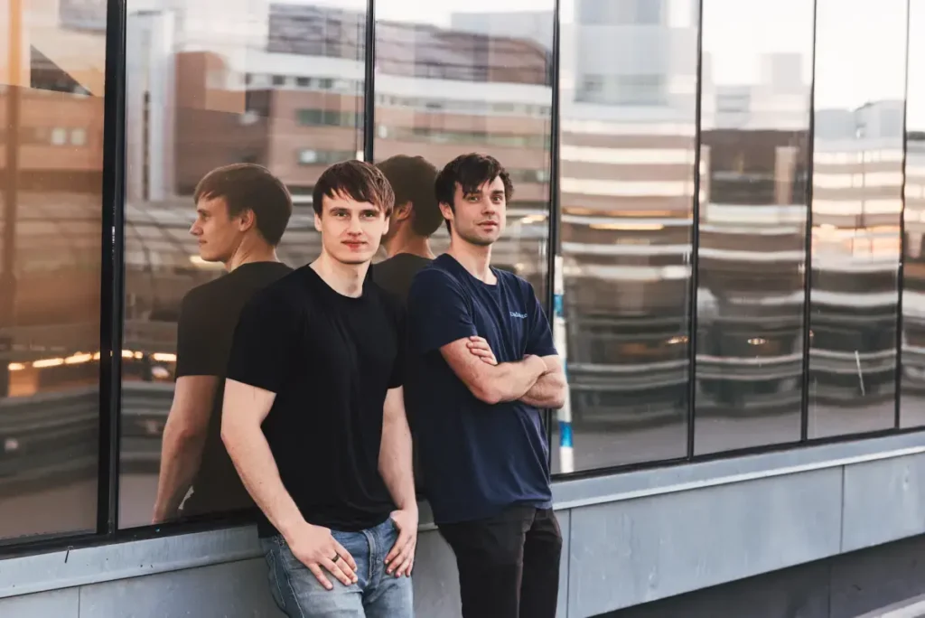 Anton Osika, CEO de Lovable, en el escenario de Slush 2025