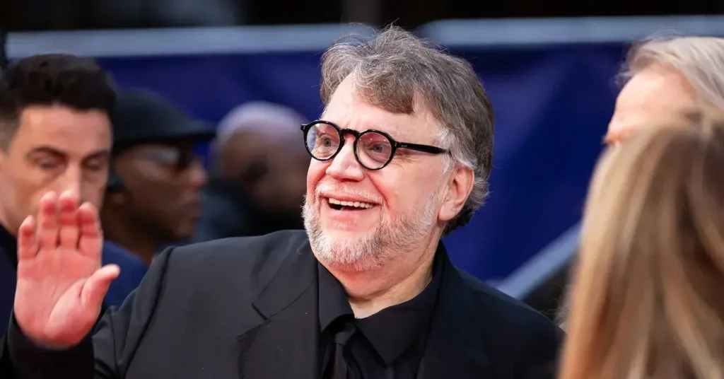Guillermo del Toro asiste a la proyección de "Frankenstein" en el Festival de Cine de Londres.