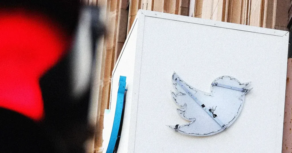 Logotipo de Twitter sobre un fondo azul.