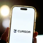 Logotipo de Cursor en una pantalla.
