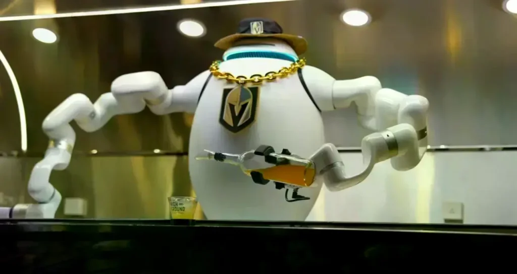 Robot ADAM sirviendo una bebida en el T-Mobile Arena.